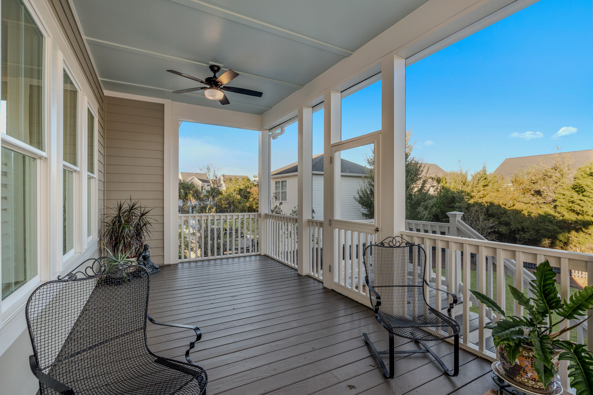 Screened rear porch